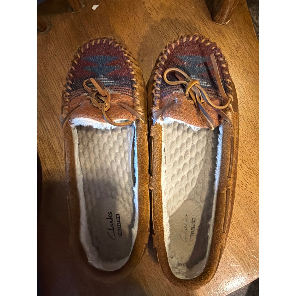 Clarks Collection Womens 9N Southwestern Suede Moccasin Slippers Tan 40248N